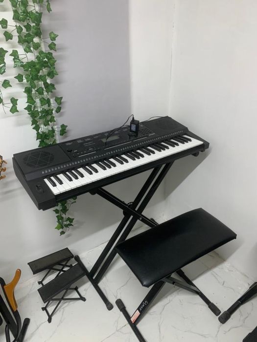 Напрокат музыкальные инструменты