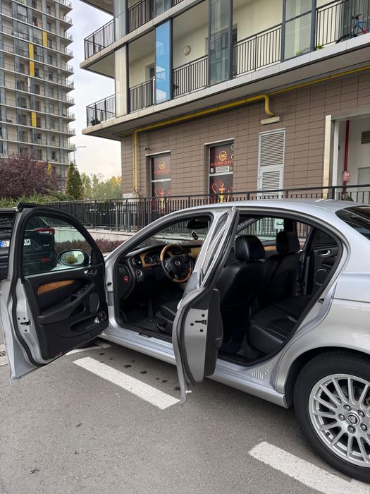 Jaguar X-Type 2.5 EXECUTIVE V6 Benzină Automat 4x4 – 2006 – 150.000 km