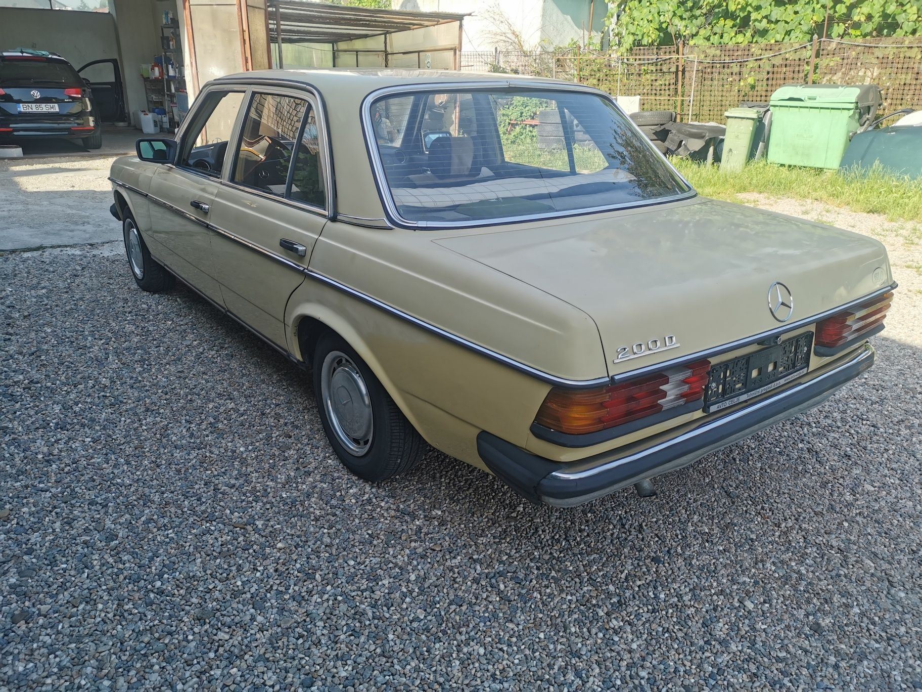 Mercedes Benz 200D w123
