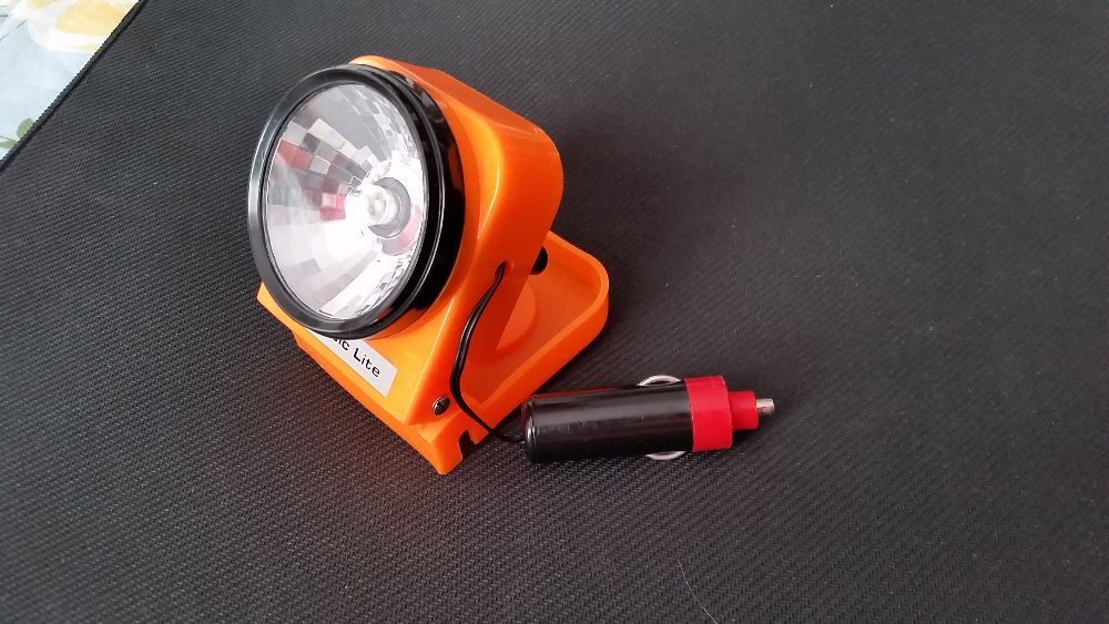 Lanterna auto cu magnet