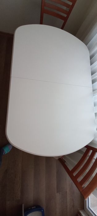 Трапезна маса бяла