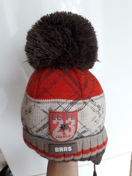 Продам детскую шапочку в отличном состоянии, польская,  очень теплая