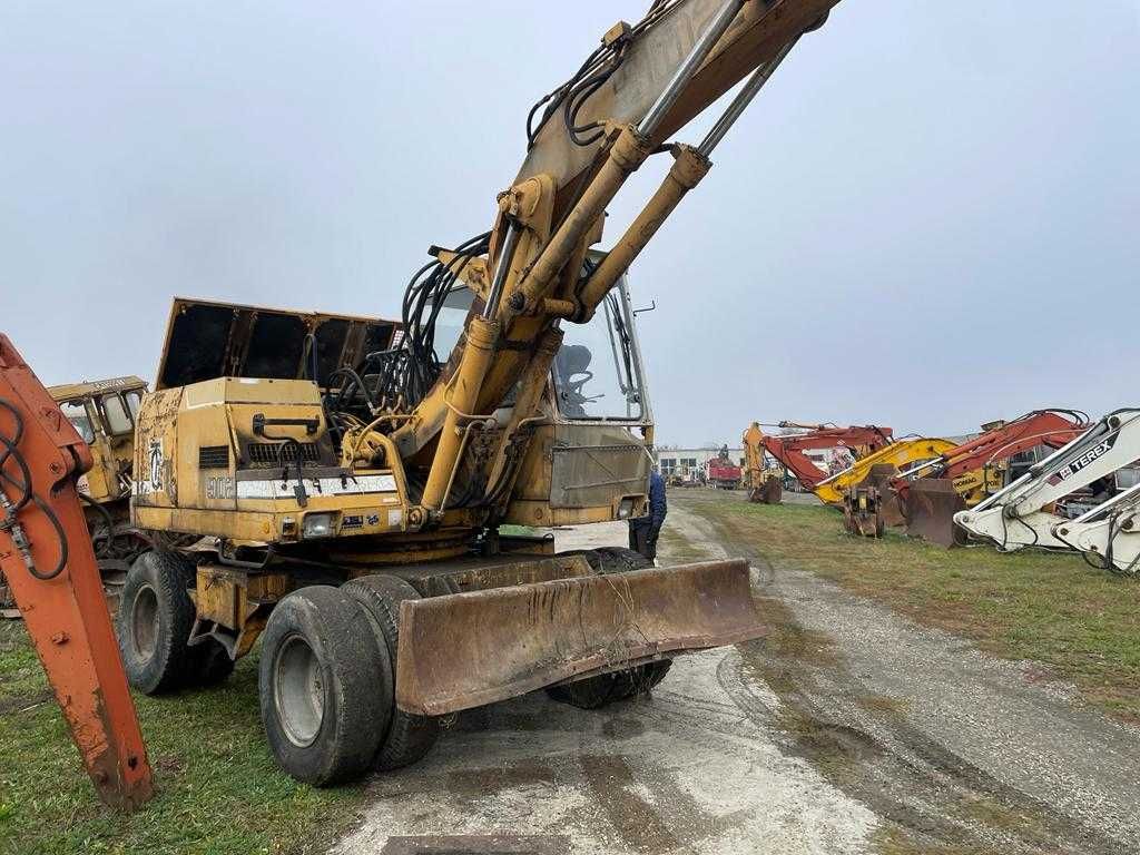 Liebherr 902 dezmembrez excavator