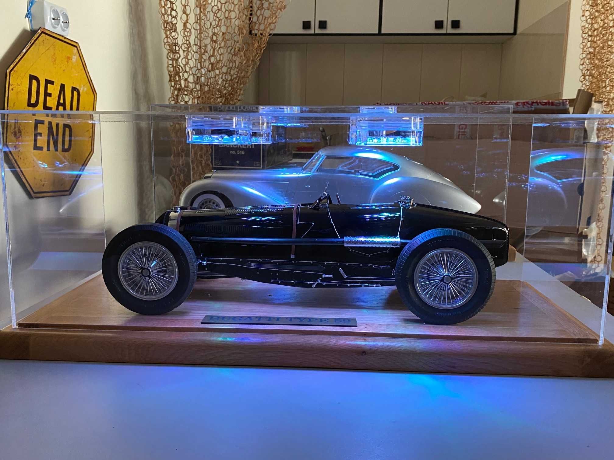 Vitrine machete, sticla sau plexi,cu inchidere si lumini