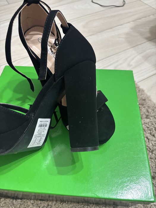 Vand sandale elegante