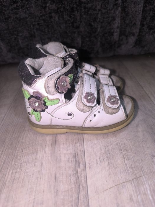 Ортопедические сандали на девочку 22р