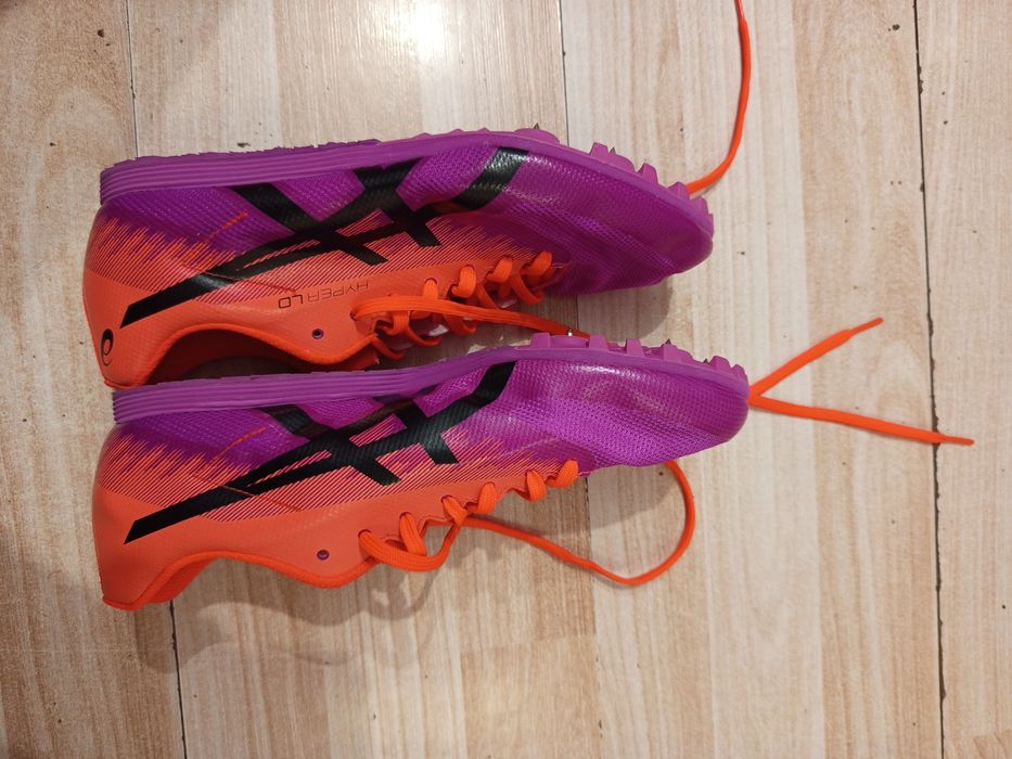 Шпайкове Asics Hyper LD6