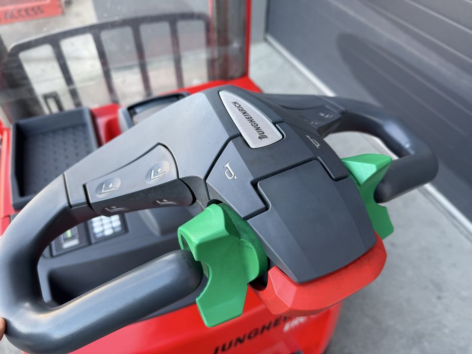 Liza electeica cu catarg Jungheinrich 1,6 t nu Linde , still