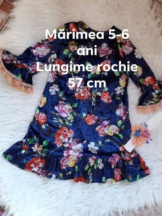 Rochiță catifea mărimea 5 -6 ani!