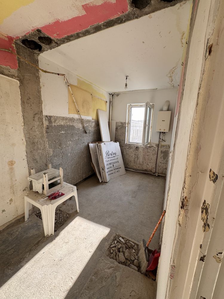 Vand apartament cu 2 camere