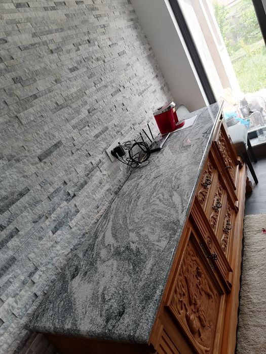 Realizez si montez marmura si granit