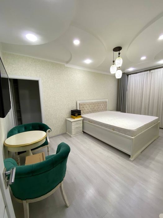 Kvartira sotiladi srochna 5/2/4 106 kv tayor pad kluch taqachida