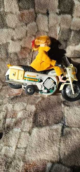 jucarie veche chinezeasca din tabla cu plastic fata apple