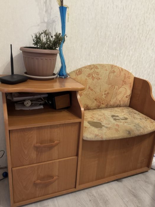 Продам тумбу в прихожую