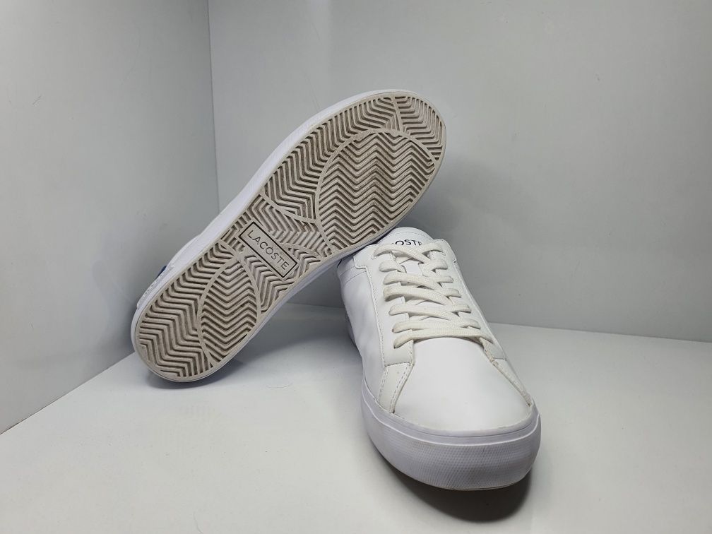 Кецове Lacoste 

Носени,но в добро състояние. 

Размер 43 стелка 27.5