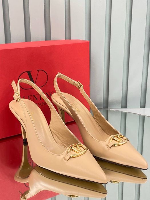 Pantofi-sandale Valentino colecția noua Piele naturală 100%