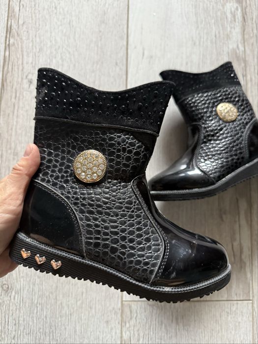 Продам сапоги для девочки