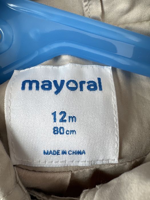 Яке Mayoral, тип тренч