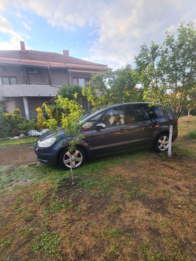 Продавам Форд C Maks