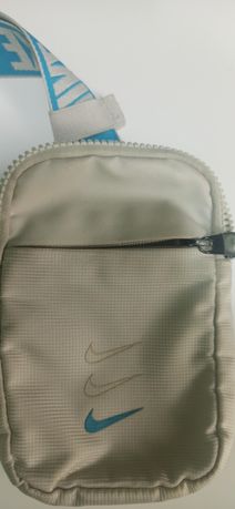 Продается подленная сумка Nike