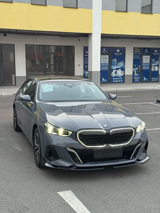 BMW i5 35L 2024 v nalichii