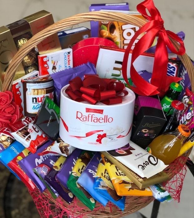 Новогодные подарки и корзины