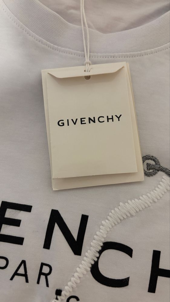 Givenchy Tshirt Original New