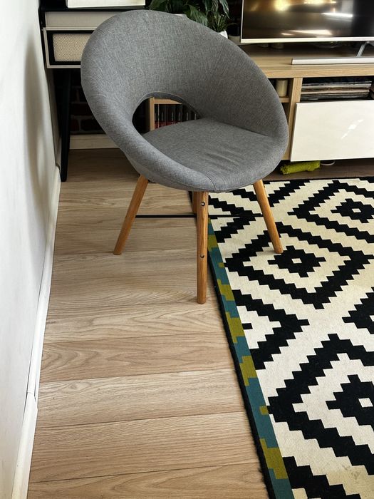 135 ron - scaun Jysk (doua buc. disponibile)