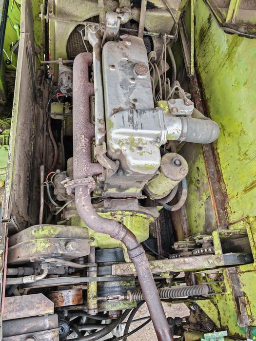 Combină Claas Dominator 80 schimb cu tractor 4x4