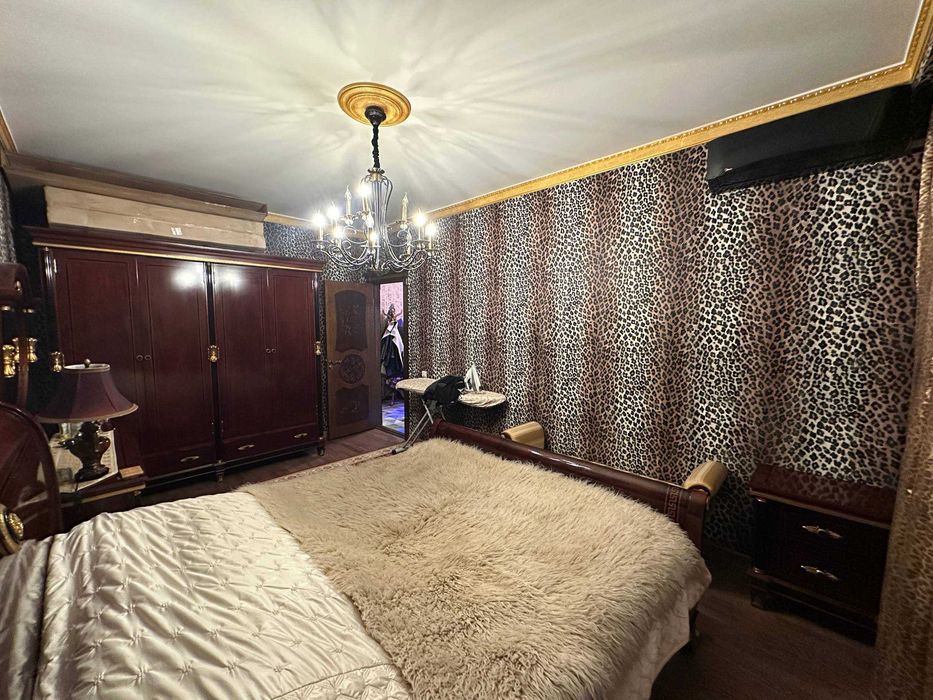 БИЙ Максим горкий Художников  4 комнатная ID01