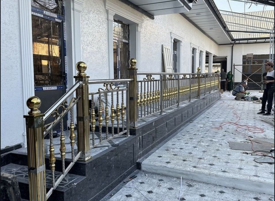 Перила из нержавейки навес из стеклянний