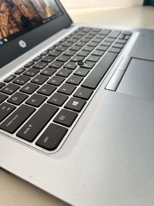 Laptop HP 12,5 inch•ideal diagnoza auto/service•i5-6th gen•bateria 5h