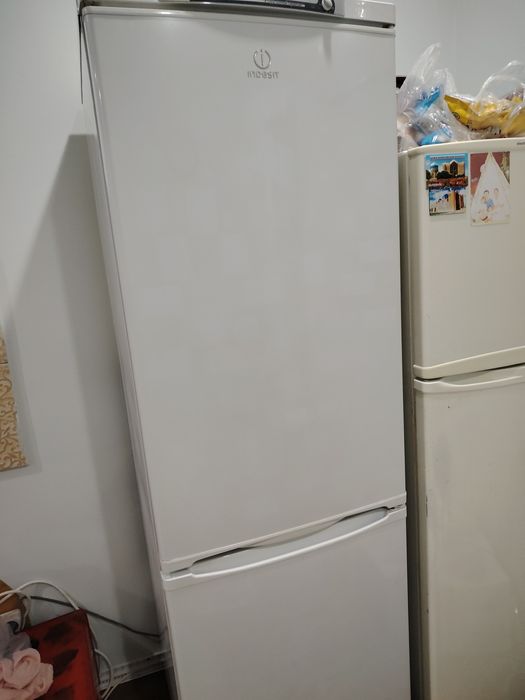 Холодильник Indesit