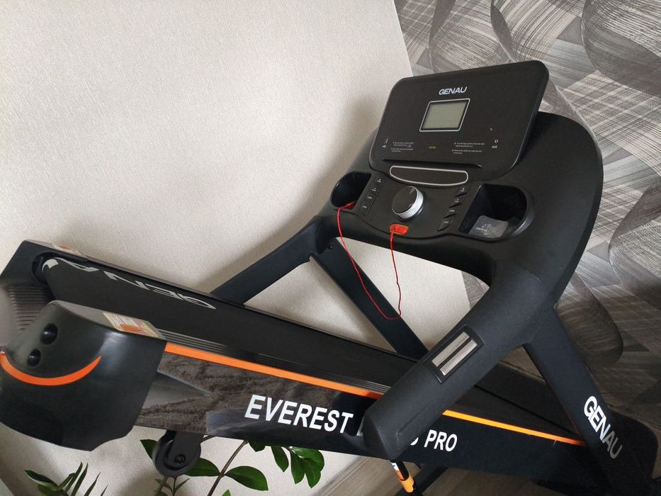 Продам беговую дорожку