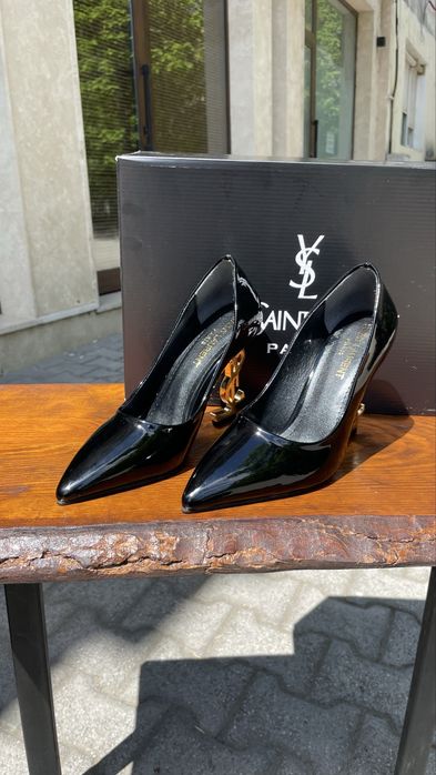 Дамски обувки YSL