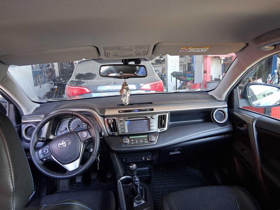 SUV Toyota rav4 motor 2000cm. tracțiune față, km 348750 reali