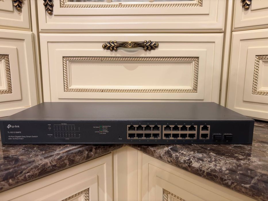 TP-link TL-SG1218MPE (18 порт + SFP) + PoE