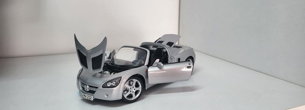 Machetă Opel speedster 1/18 Maisto