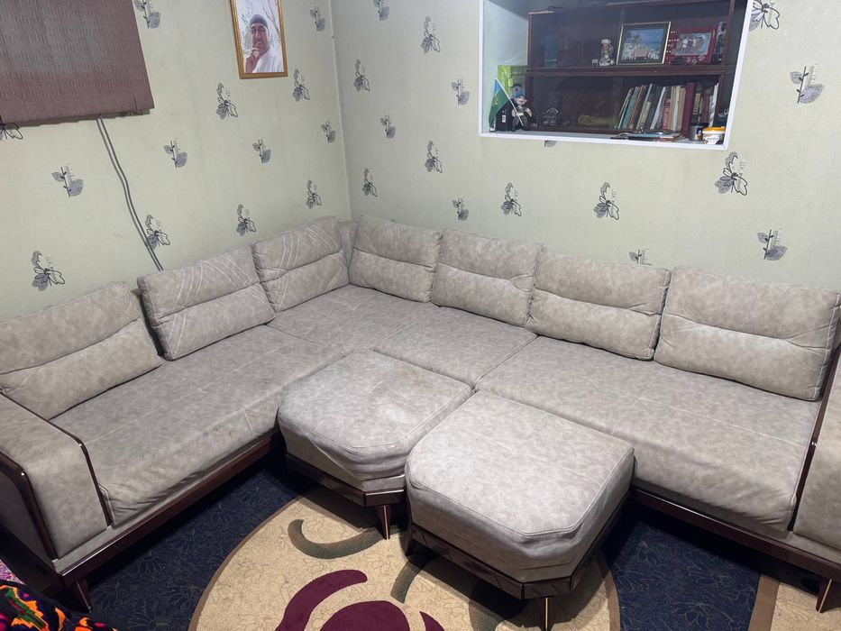 Продается диван со столом