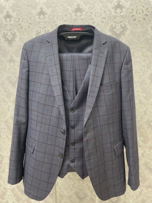 Продается новый мужской костюм 3-ка