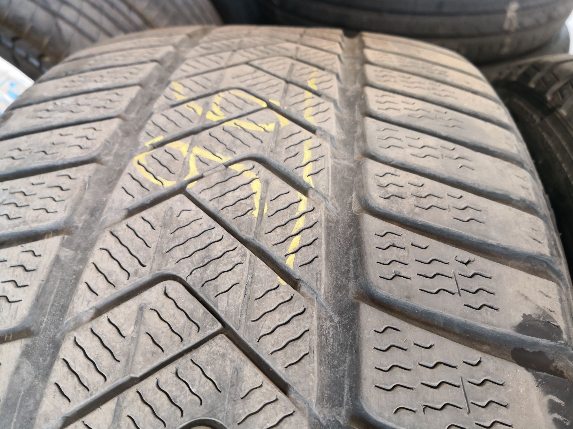 265 40 20 цола гуми Pirelli