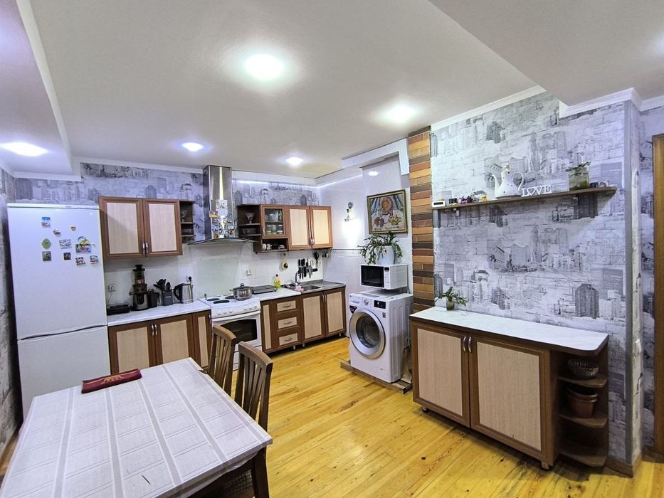 3 хонали квартира сотилади!!