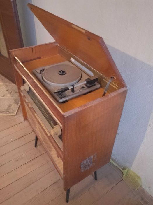 Продавам радиограмофон-Ригонда (Rigonda).Запазено,работещо.