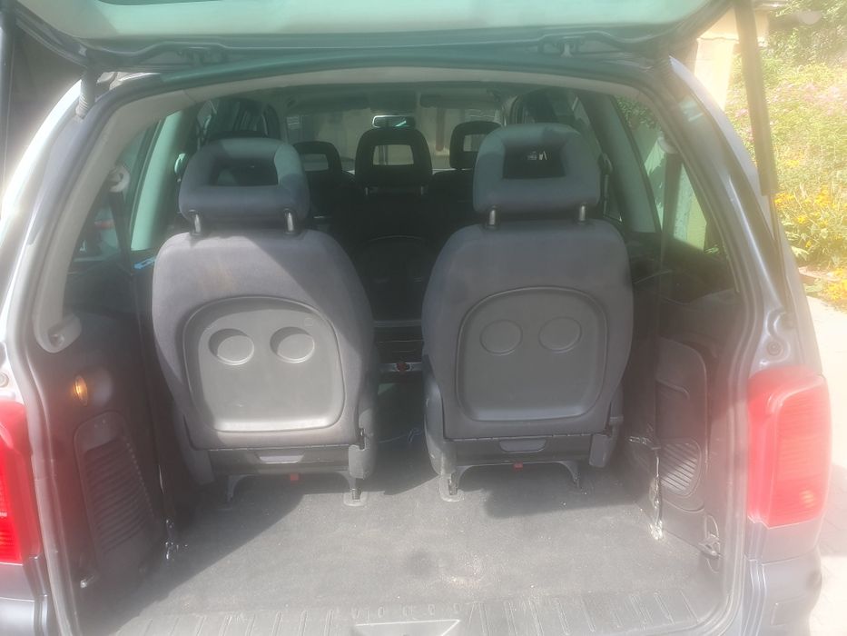 Vînd seat alhambra 2.0 tdi an 2010