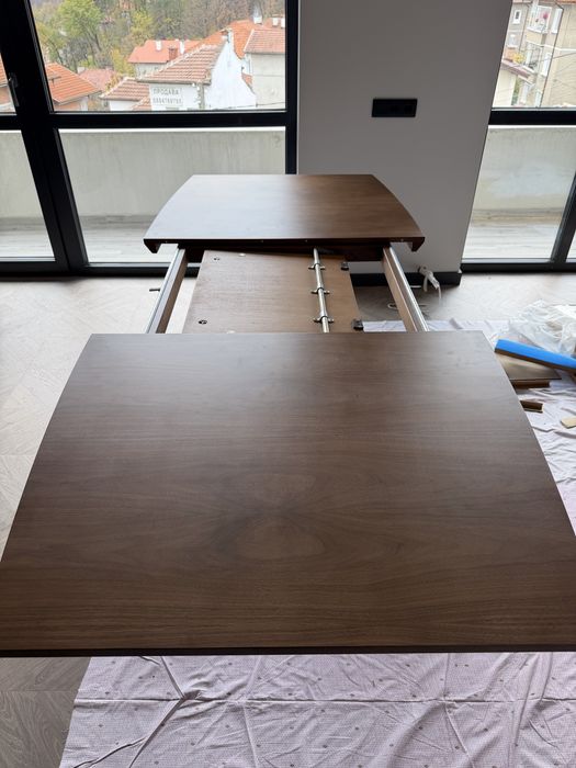 Разтегателна трапезна маса