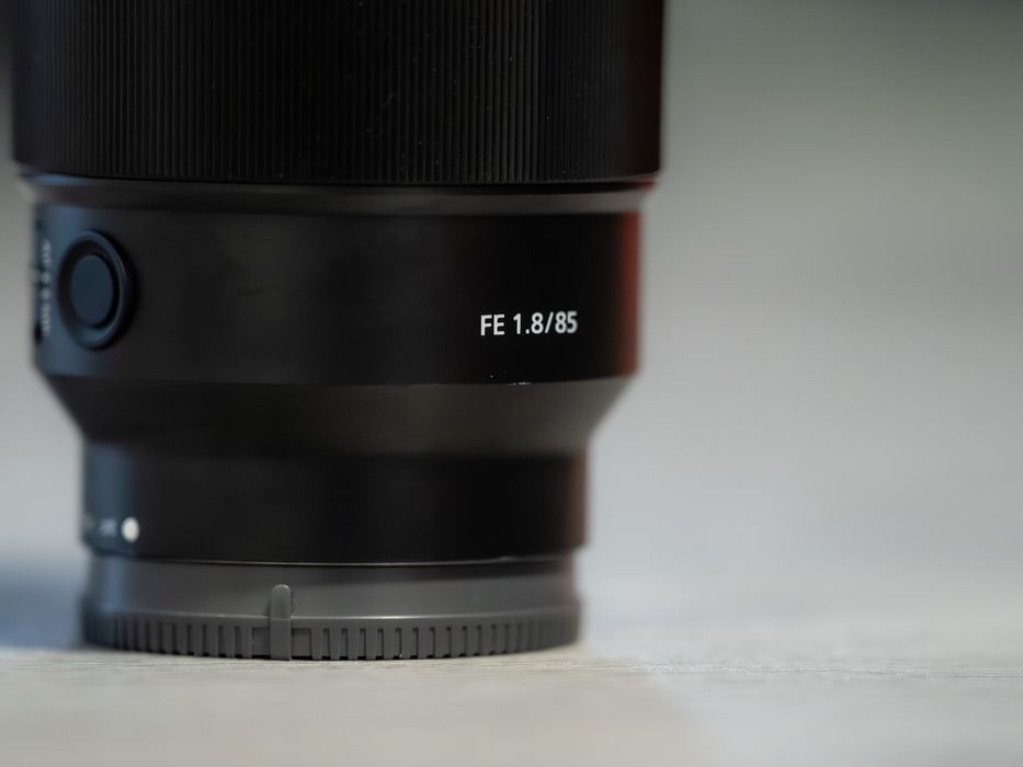 Vând Sony 85mm f/1.8 FE FULLBOX