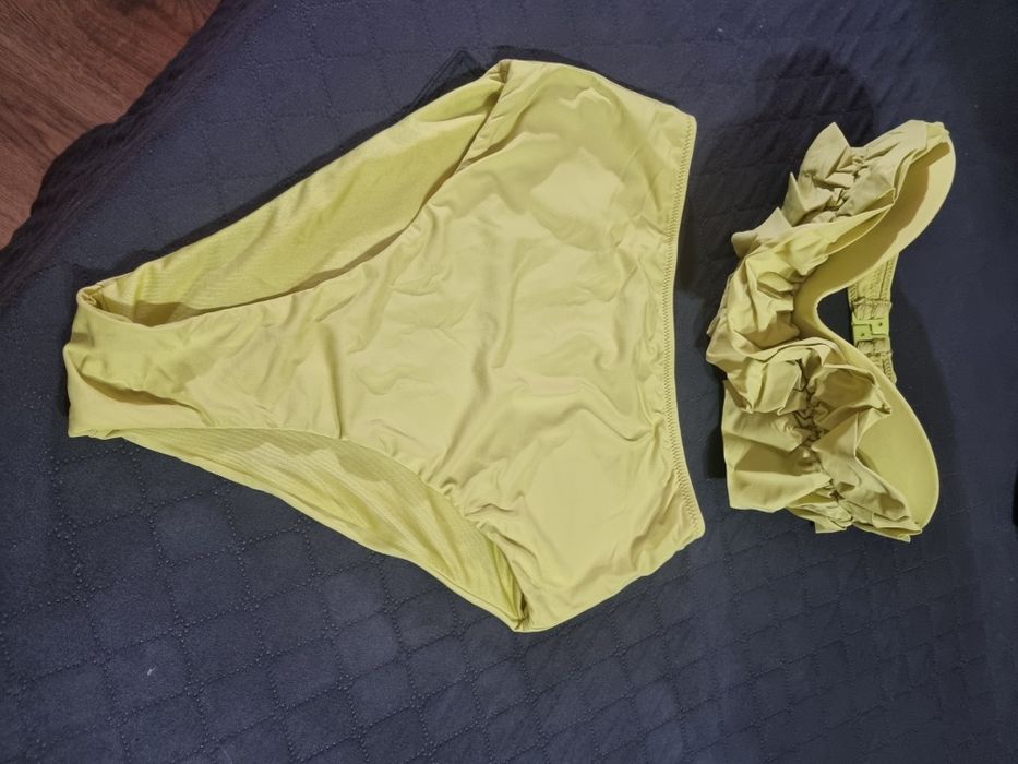 Бански костюм на Зара