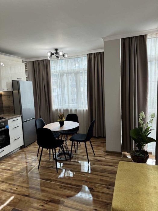 Тристаен апартамент в Кючук Париж