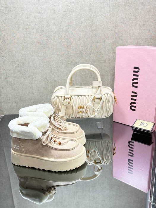 Ghete dama cu geanta la set miu