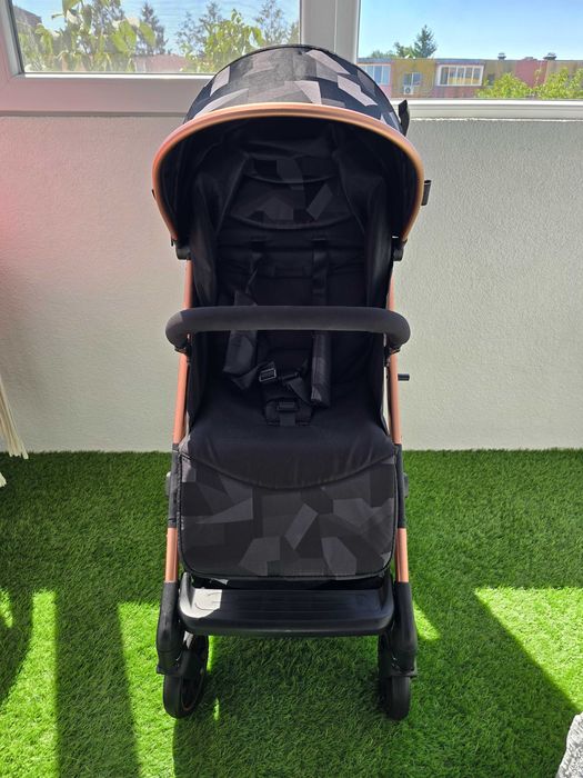 Carucior sport compact pentru bebelusi Cam Compass Jacquard, negru